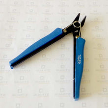 Load image into Gallery viewer, Plier Wire Cutter