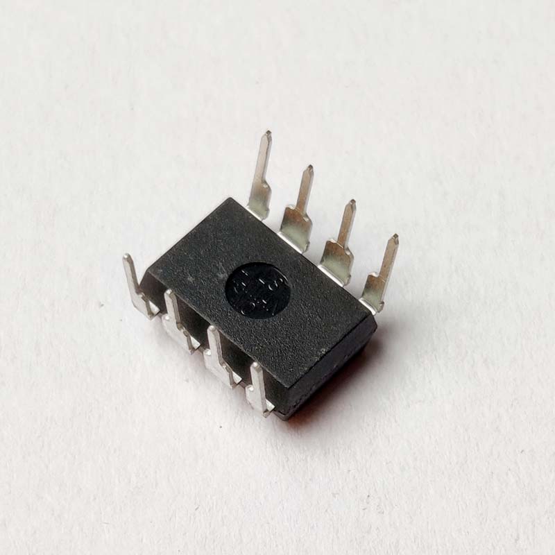 8-Bit-ATtiny AVR-RISC Mikrocontroller, 4 KB, 20 MHz, SOIC-8 8-Bit-ATtiny AVR-RISC Mikrocontroller, 4 KB, 20 MHz, SOIC-8